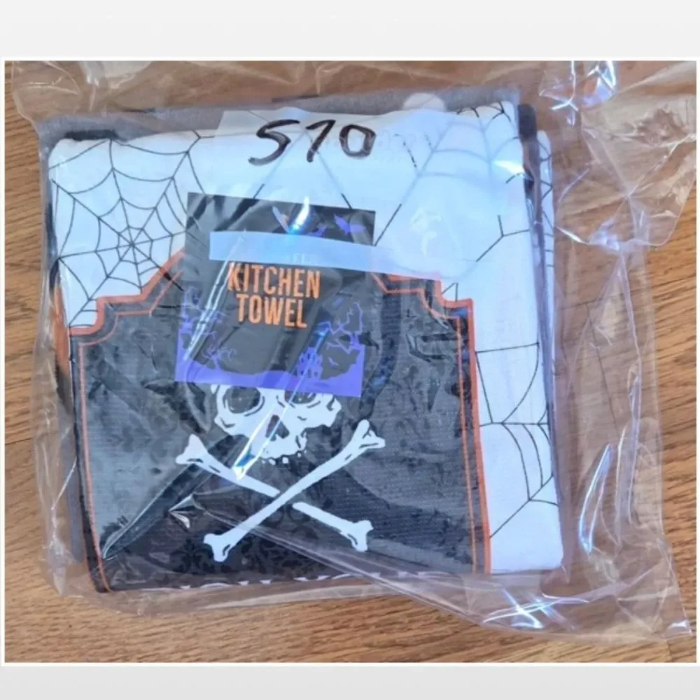 2 New Haunted House Kitchen Towels Halloween Gray & White Poison Potions Set NWT
